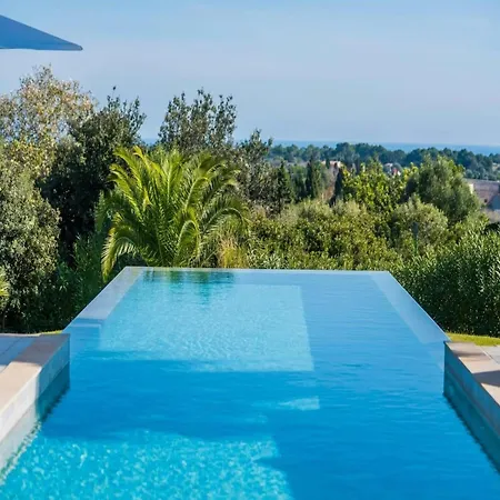 Villa Hillside Luxury With Pool