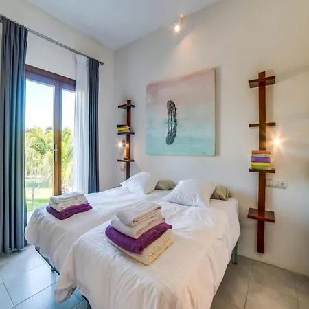 Hillside Luxury With Pool Villa